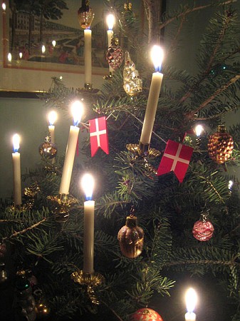450px-CandleChristmas